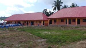 How Oshiomhole Commissioned ₦222 Million Classrooms Where Pupils Still Sit on the Floor