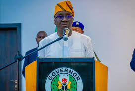 Governor Monday Okpebholo addressing Edo APC leaders ahead of 2027 elections