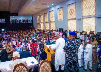 Okpebholo Charges Newly Sworn-in LG Chairmen to Focus on Securing 2.5m Votes for Tinubu